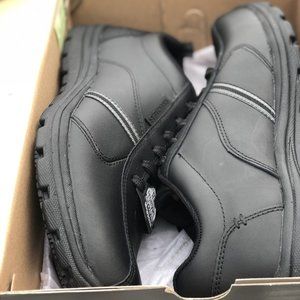 Men's black relaxed fit memory foam work shoes